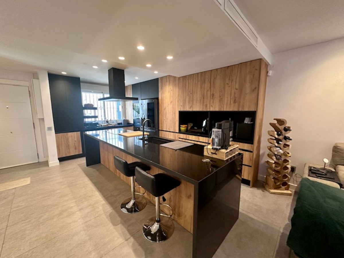 2 Bed Apartment for sale in Estepona Costa Del Sol, Málaga, Spain