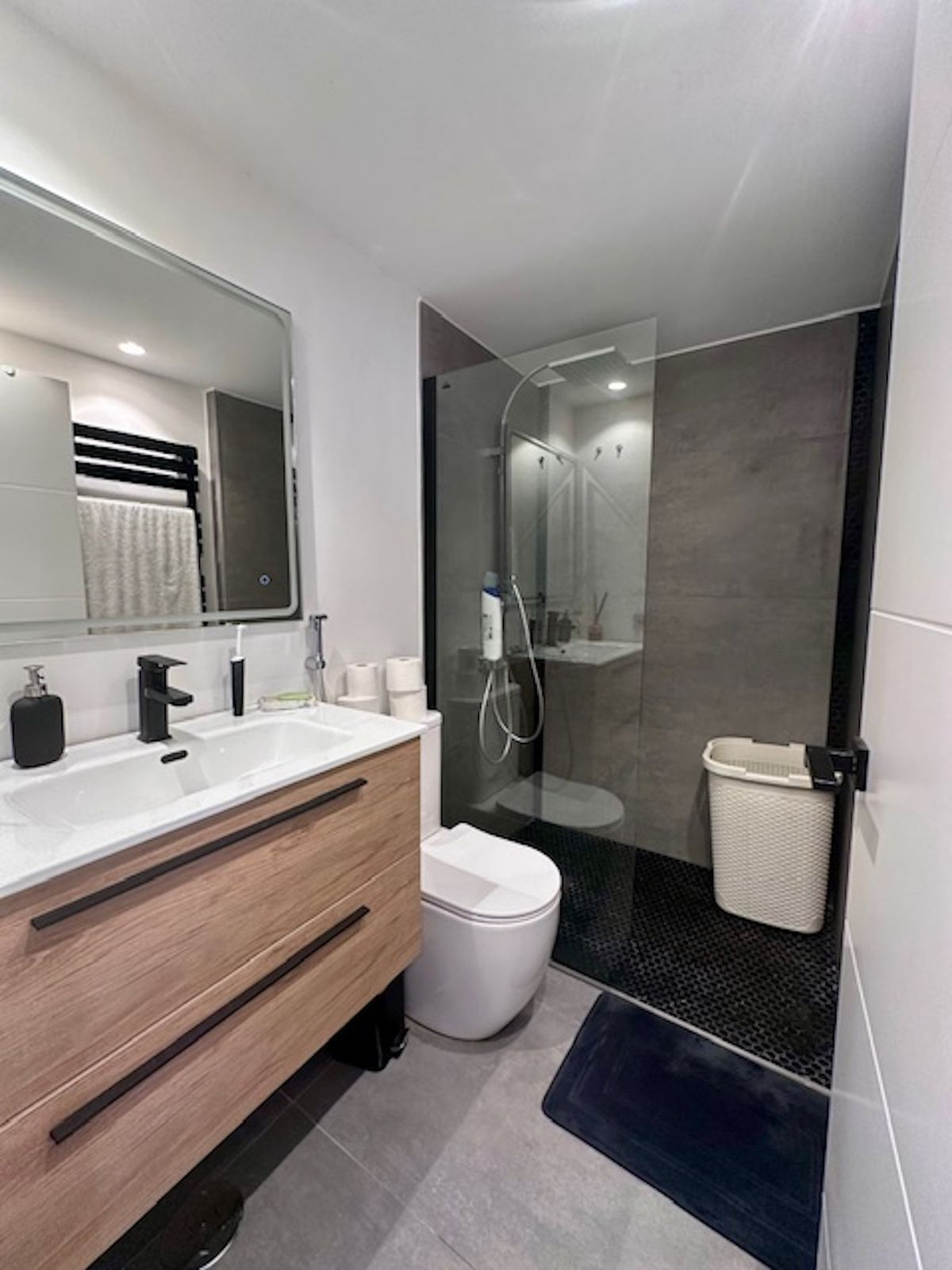 2 Bed Apartment for sale in Estepona Costa Del Sol, Málaga, Spain