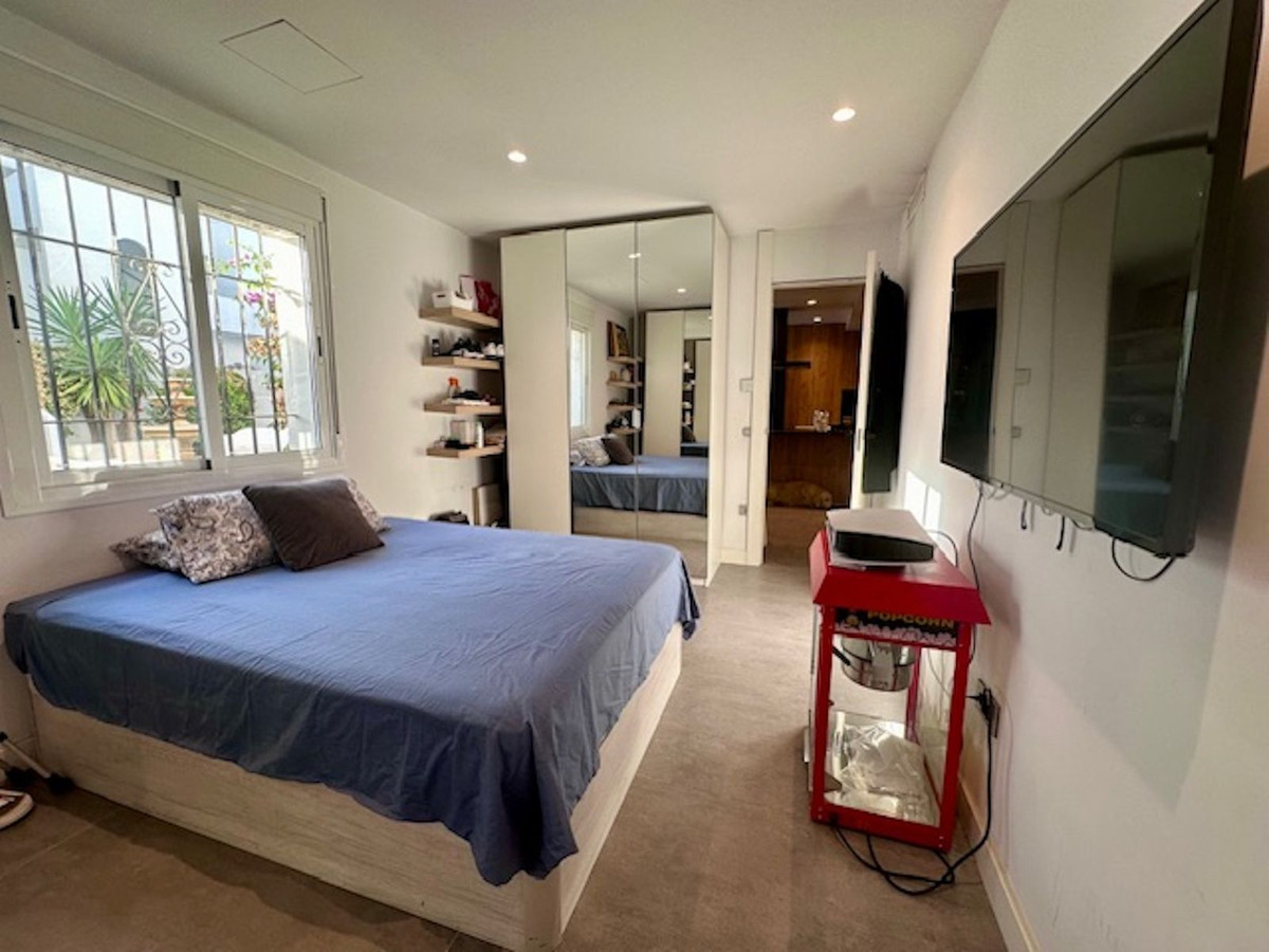 2 Bed Apartment for sale in Estepona Costa Del Sol, Málaga, Spain