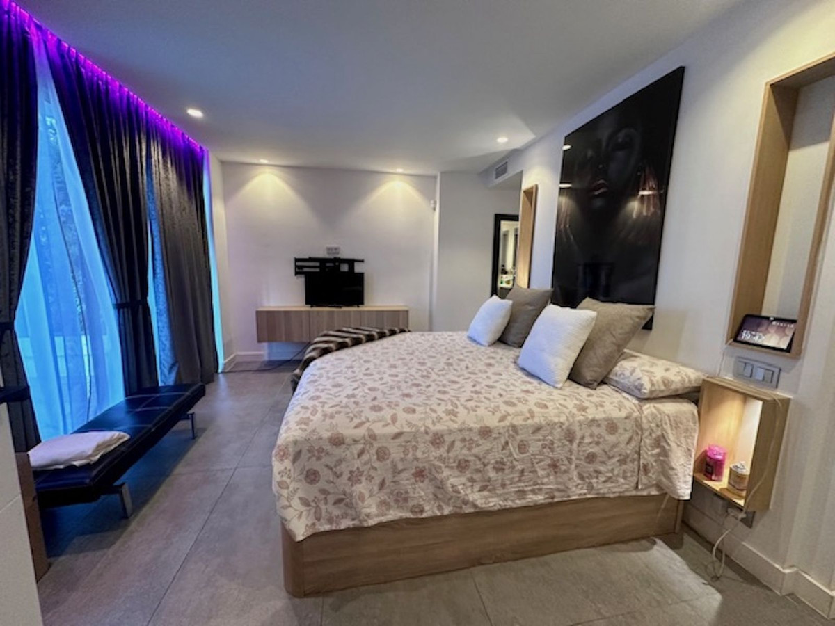 2 Bed Apartment for sale in Estepona Costa Del Sol, Málaga, Spain