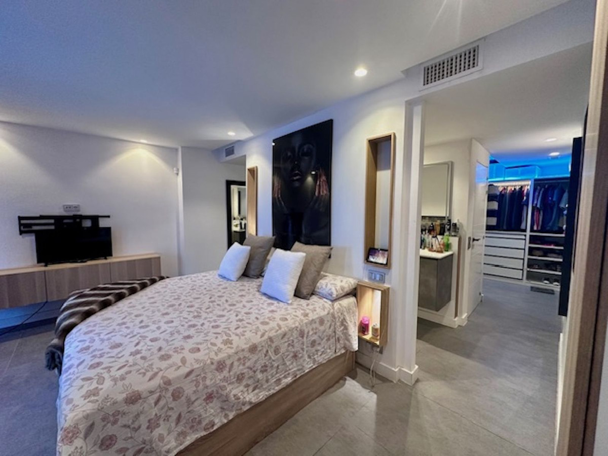 2 Bed Apartment for sale in Estepona Costa Del Sol, Málaga, Spain