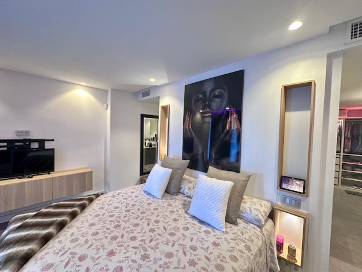 2 Bed Apartment for sale in Estepona Costa Del Sol, Málaga, Spain