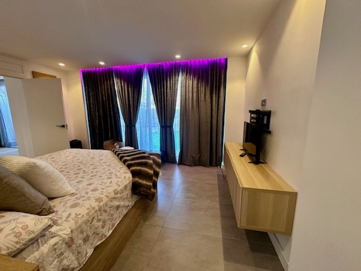 2 Bed Apartment for sale in Estepona Costa Del Sol, Málaga, Spain