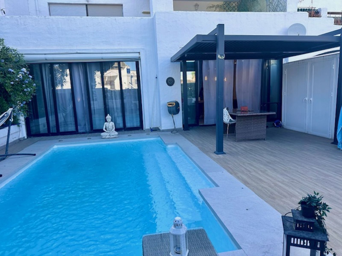 2 Bed Apartment for sale in Estepona Costa Del Sol, Málaga, Spain