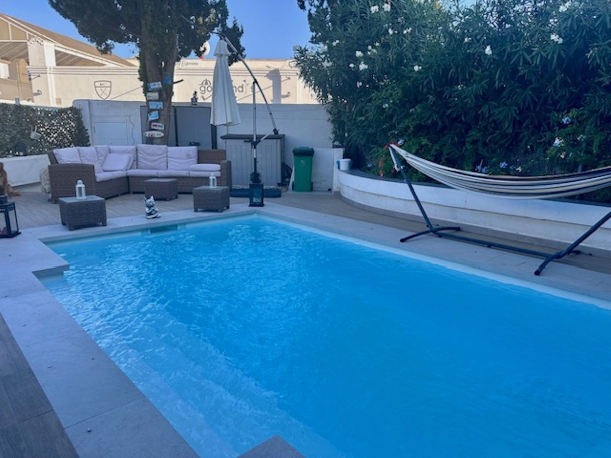 2 Bed Apartment for sale in Estepona Costa Del Sol, Málaga, Spain