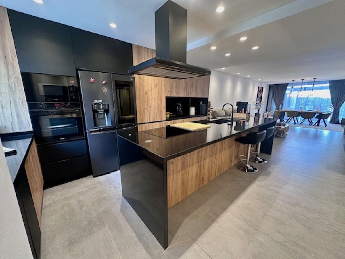 2 Bed Apartment for sale in Estepona Costa Del Sol, Málaga, Spain