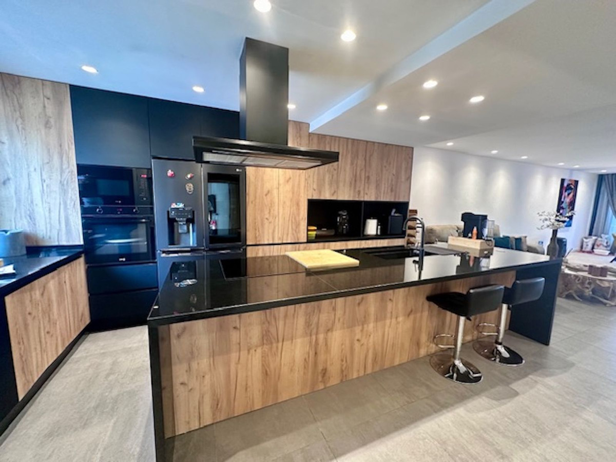 2 Bed Apartment for sale in Estepona Costa Del Sol, Málaga, Spain