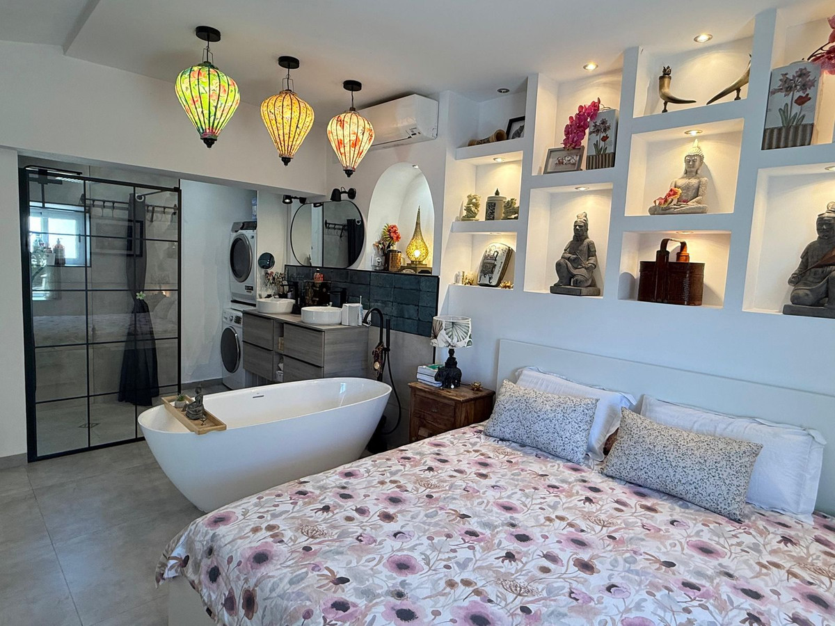 5 Bed Townhouse for sale in Villanueva De La Concepcion Costa Del Sol, Málaga, Spain