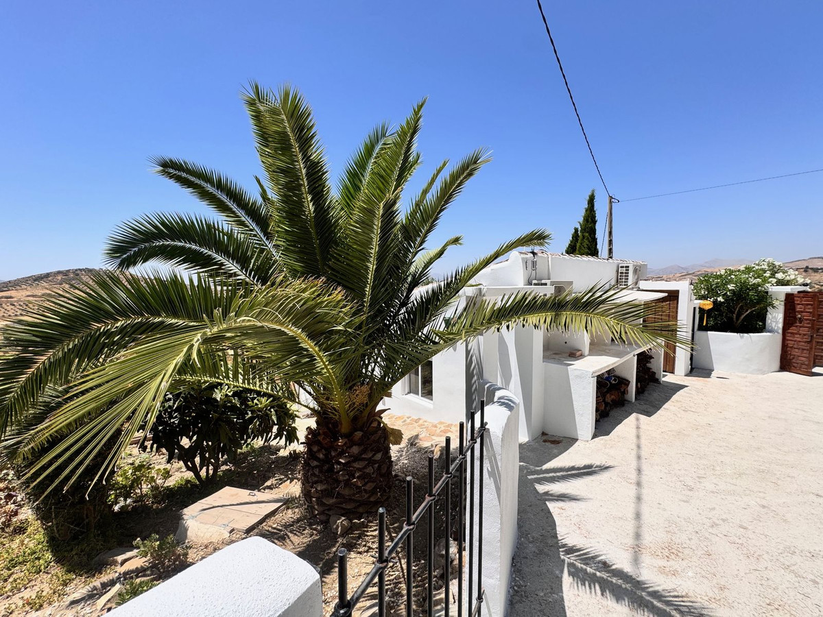 5 Bed Townhouse for sale in Villanueva De La Concepcion Costa Del Sol, Málaga, Spain