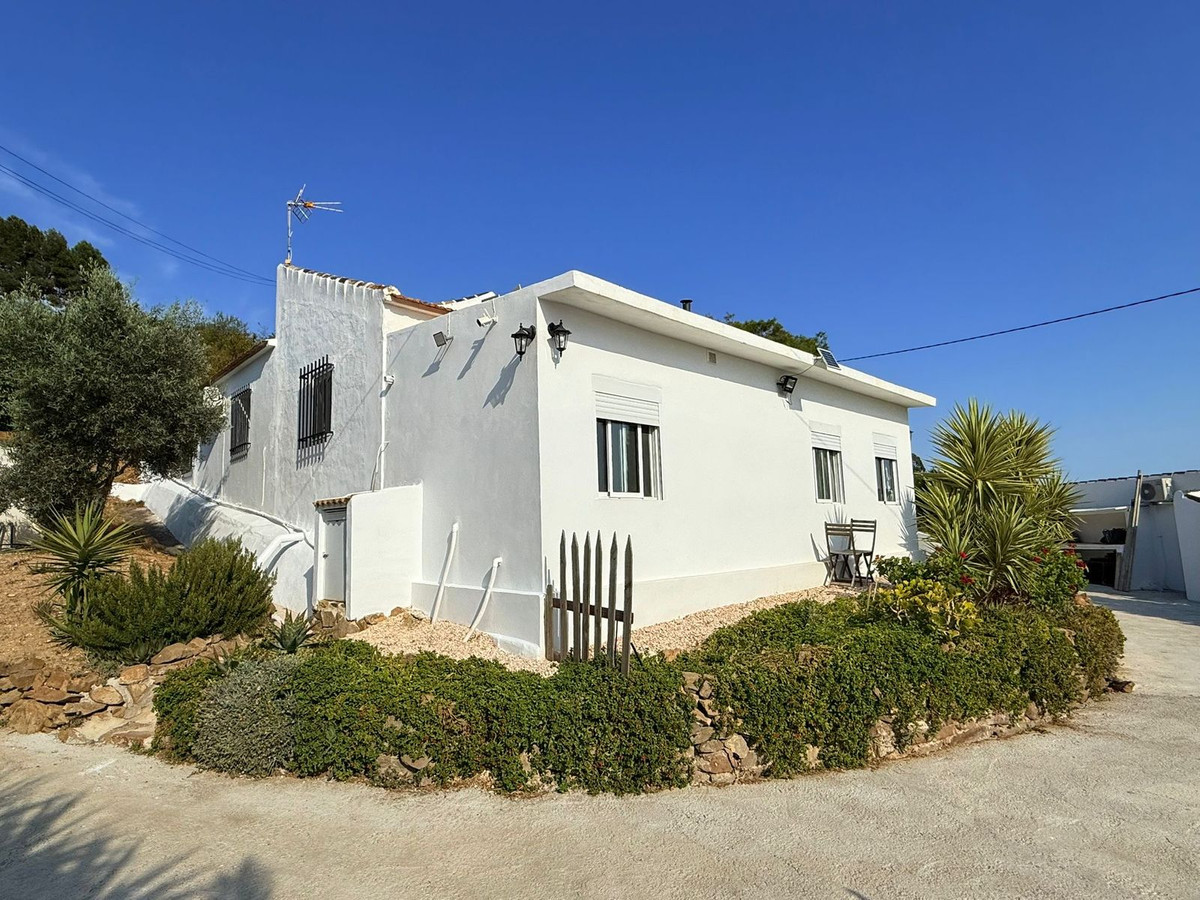 5 Bed Townhouse for sale in Villanueva De La Concepcion Costa Del Sol, Málaga, Spain