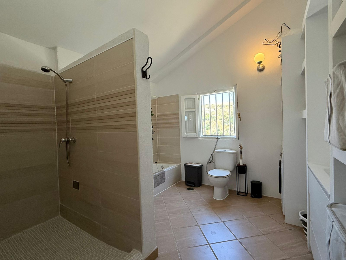 5 Bed Townhouse for sale in Villanueva De La Concepcion Costa Del Sol, Málaga, Spain