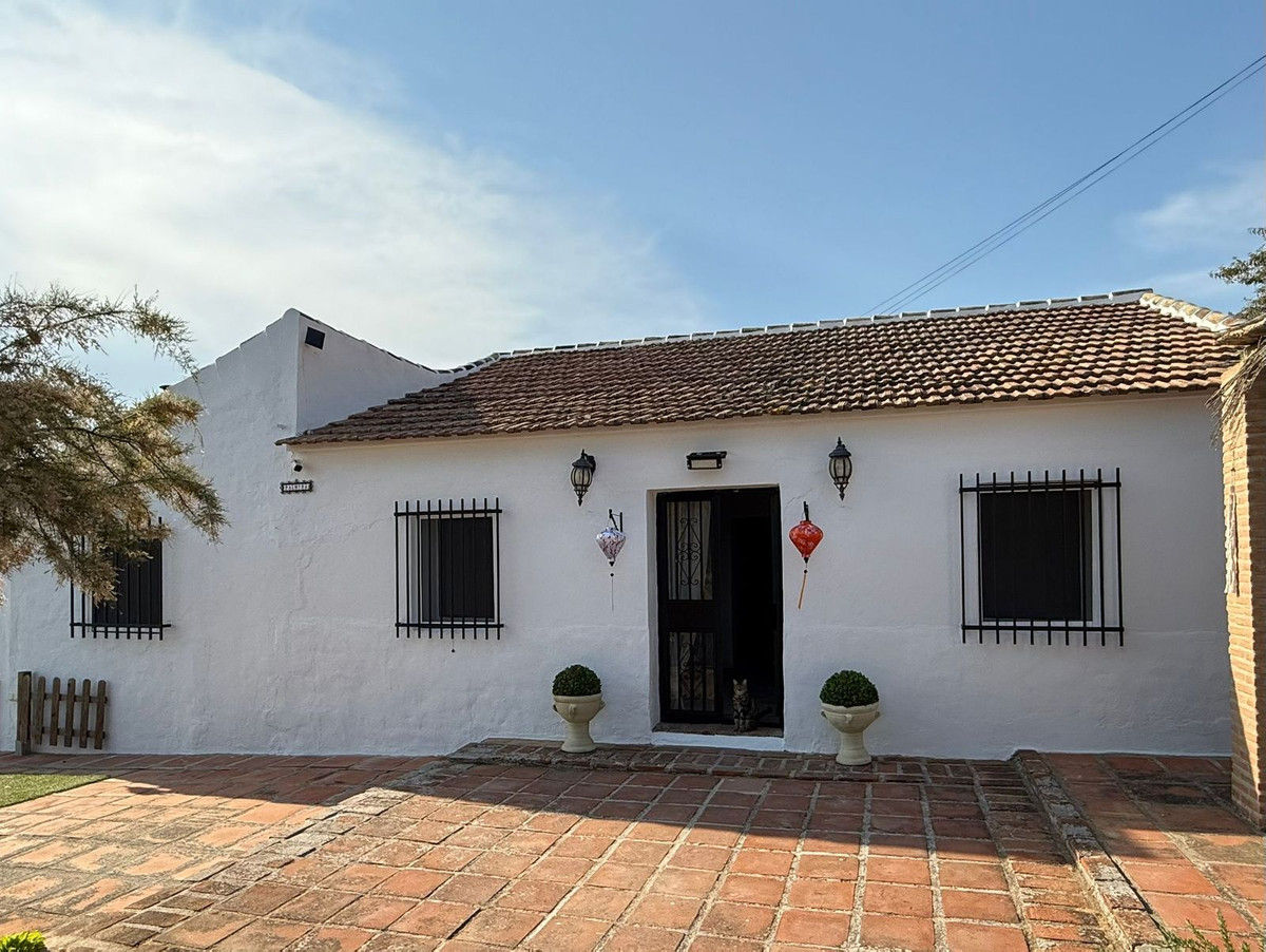 5 Bed Townhouse for sale in Villanueva De La Concepcion Costa Del Sol, Málaga, Spain