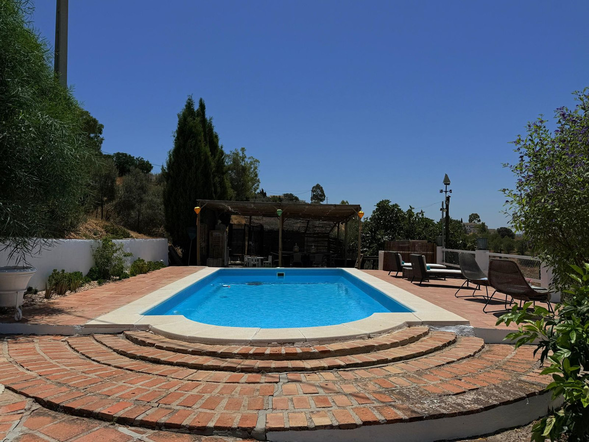 5 Bed Townhouse for sale in Villanueva De La Concepcion Costa Del Sol, Málaga, Spain