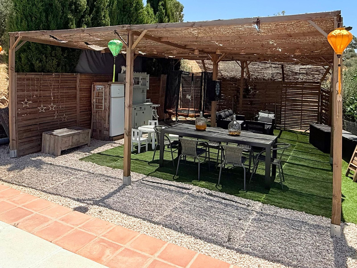 5 Bed Townhouse for sale in Villanueva De La Concepcion Costa Del Sol, Málaga, Spain