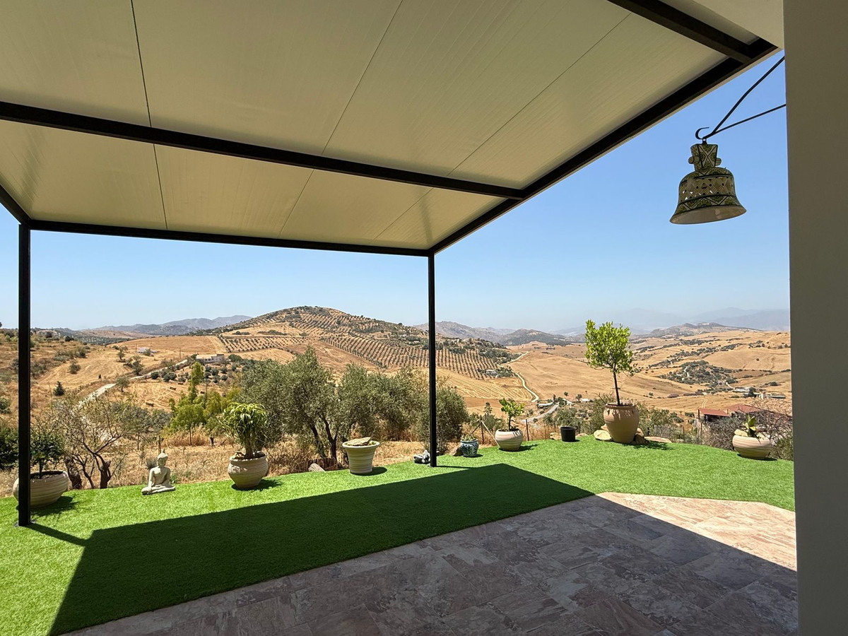 5 Bed Townhouse for sale in Villanueva De La Concepcion Costa Del Sol, Málaga, Spain