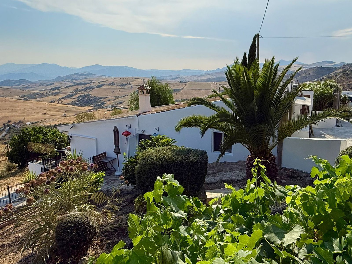 5 Bed Townhouse for sale in Villanueva De La Concepcion Costa Del Sol, Málaga, Spain