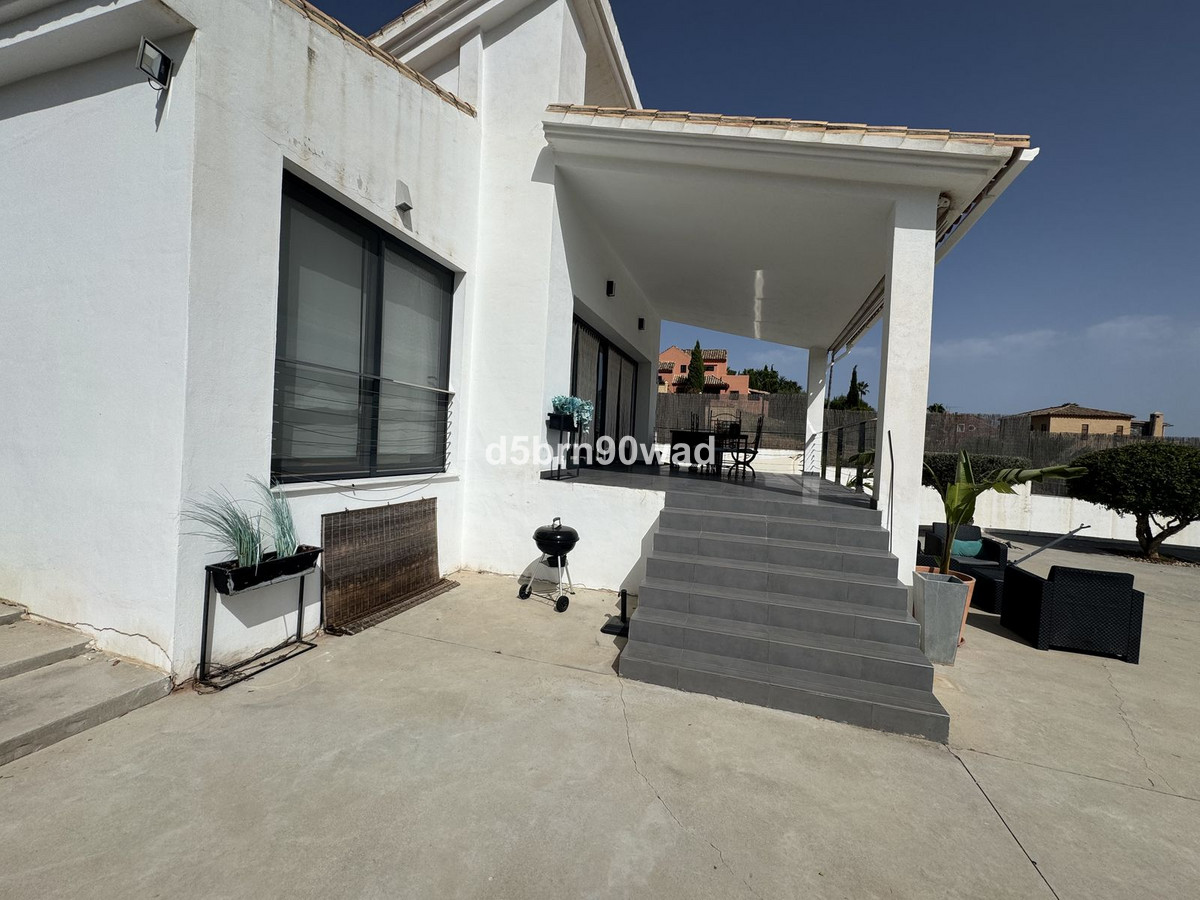 Se vende Villa - Chalet de 4 dormitorios en Costa Del Sol, Málaga, España