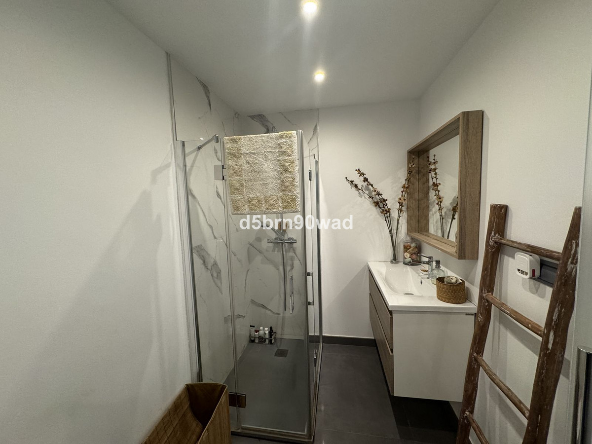 Se vende Villa - Chalet de 4 dormitorios en Costa Del Sol, Málaga, España