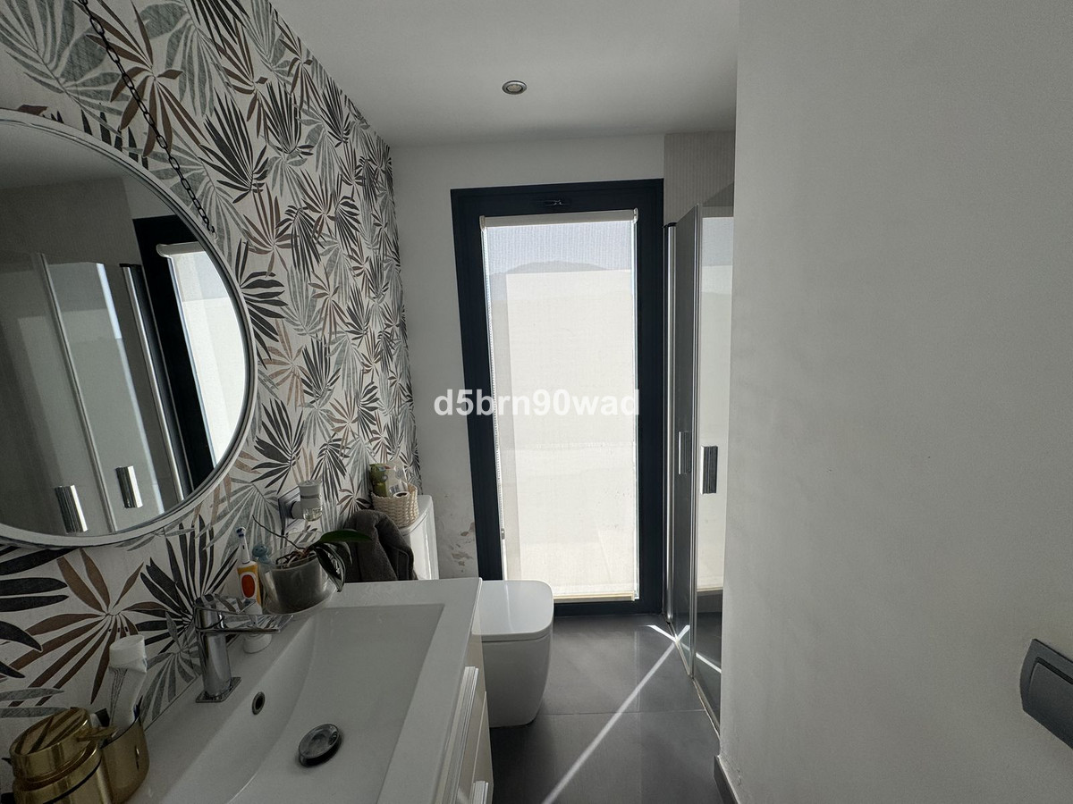Se vende Villa - Chalet de 4 dormitorios en Costa Del Sol, Málaga, España