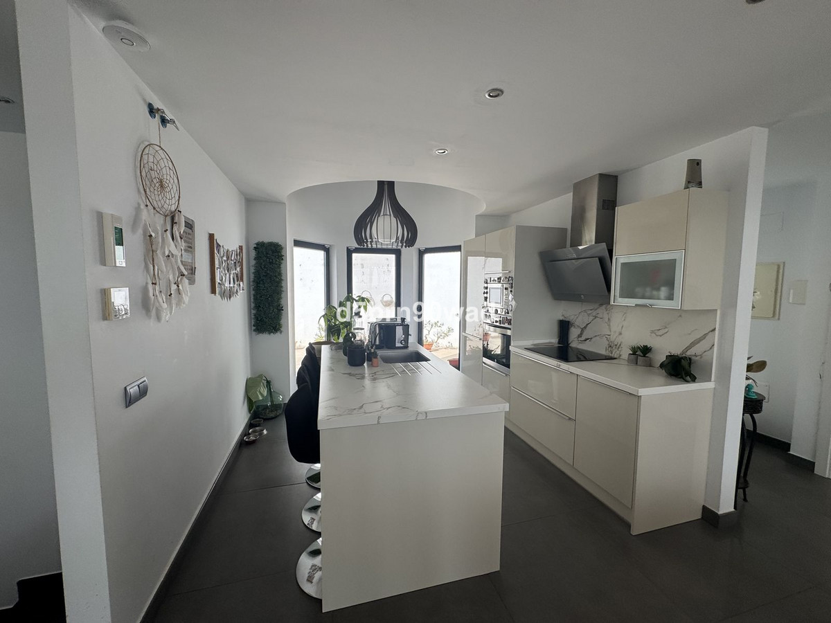 Se vende Villa - Chalet de 4 dormitorios en Costa Del Sol, Málaga, España