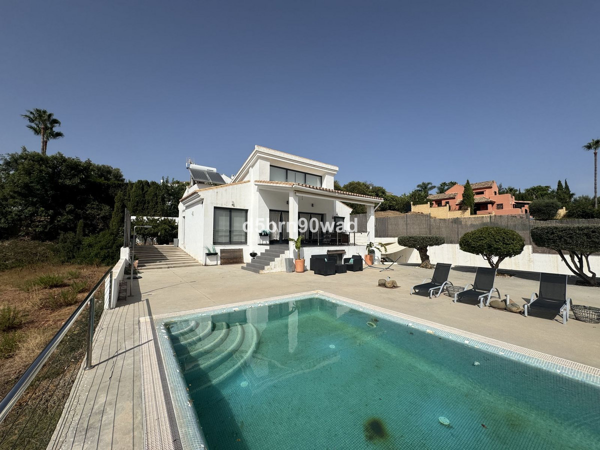 Se vende Villa - Chalet de 4 dormitorios en Costa Del Sol, Málaga, España