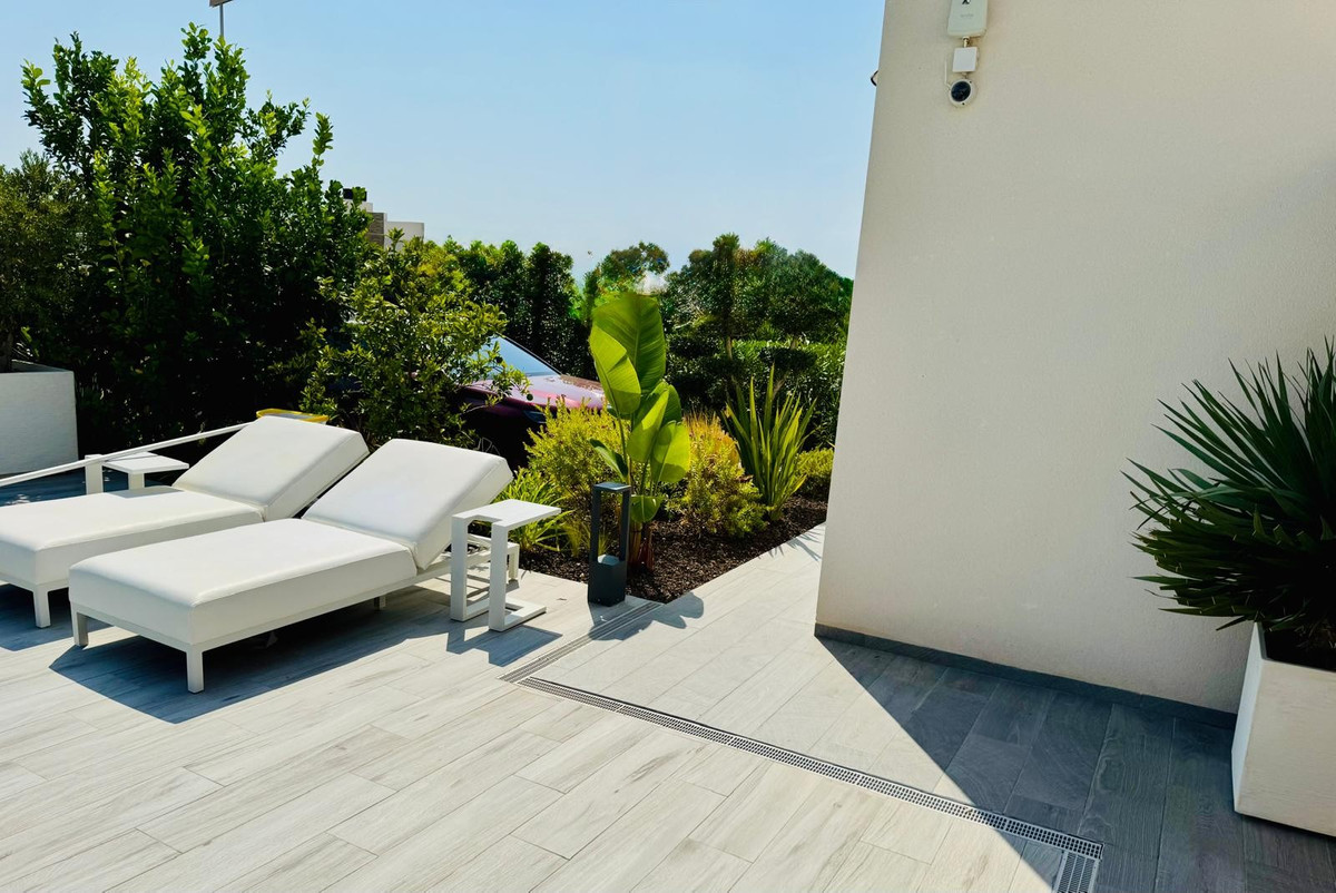2 Bed Townhouse for sale in La Finca Golf Costa Blanca, Alicante, Spain