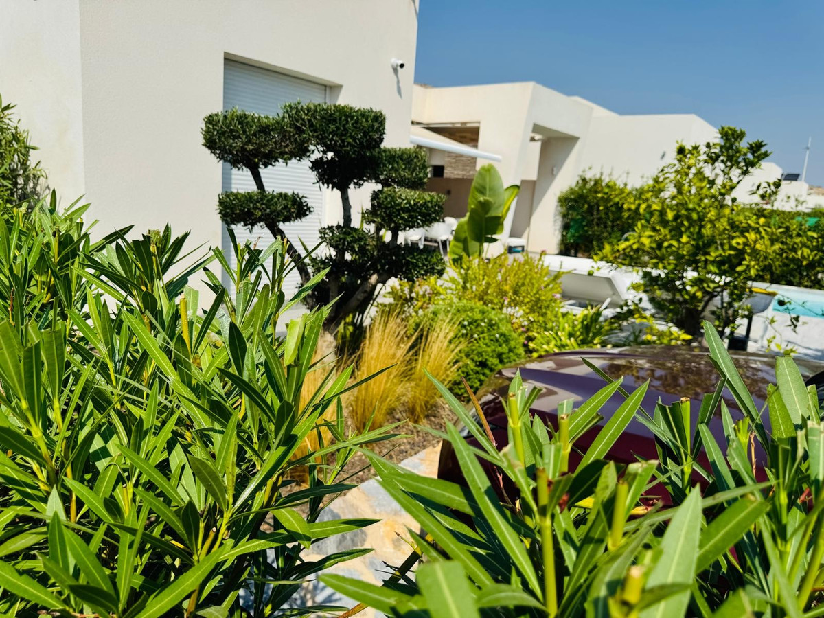 2 Bed Townhouse for sale in La Finca Golf Costa Blanca, Alicante, Spain