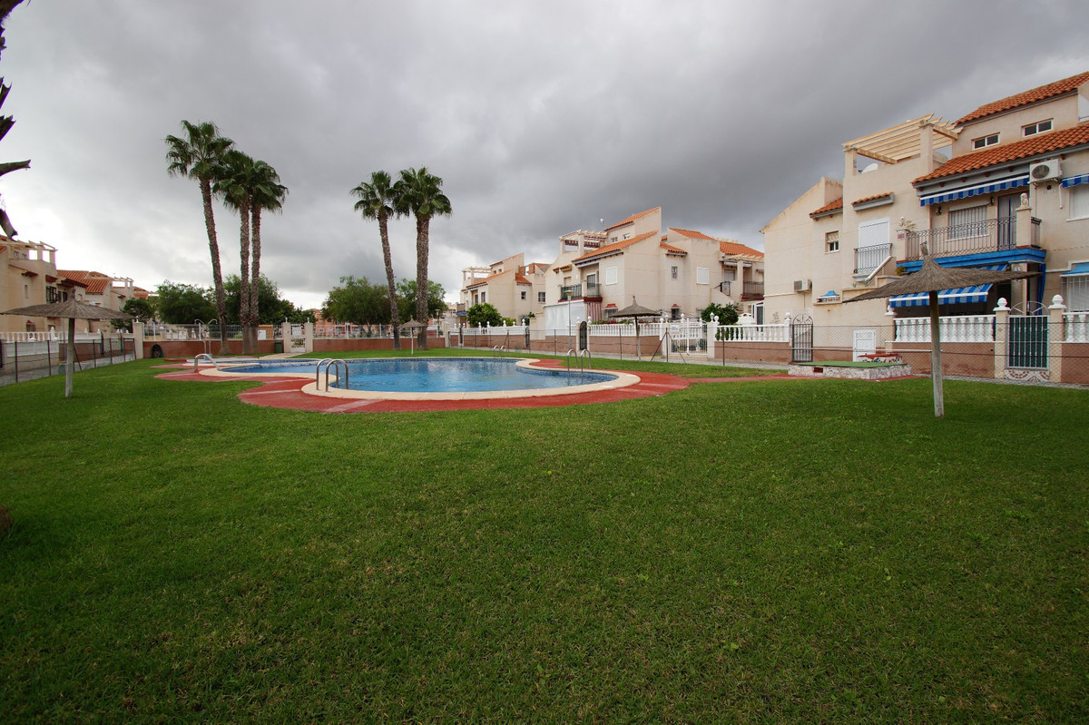 2 Bed Townhouse for sale in Playa Flamenca Costa Blanca, Alicante, Spain