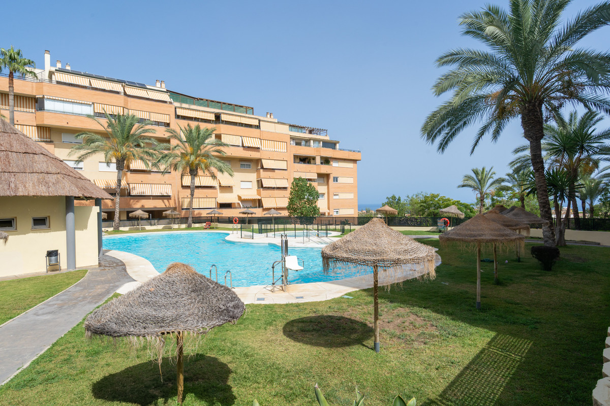 4 Bed Apartment for sale in El Pinillo Costa Del Sol, Málaga, Spain