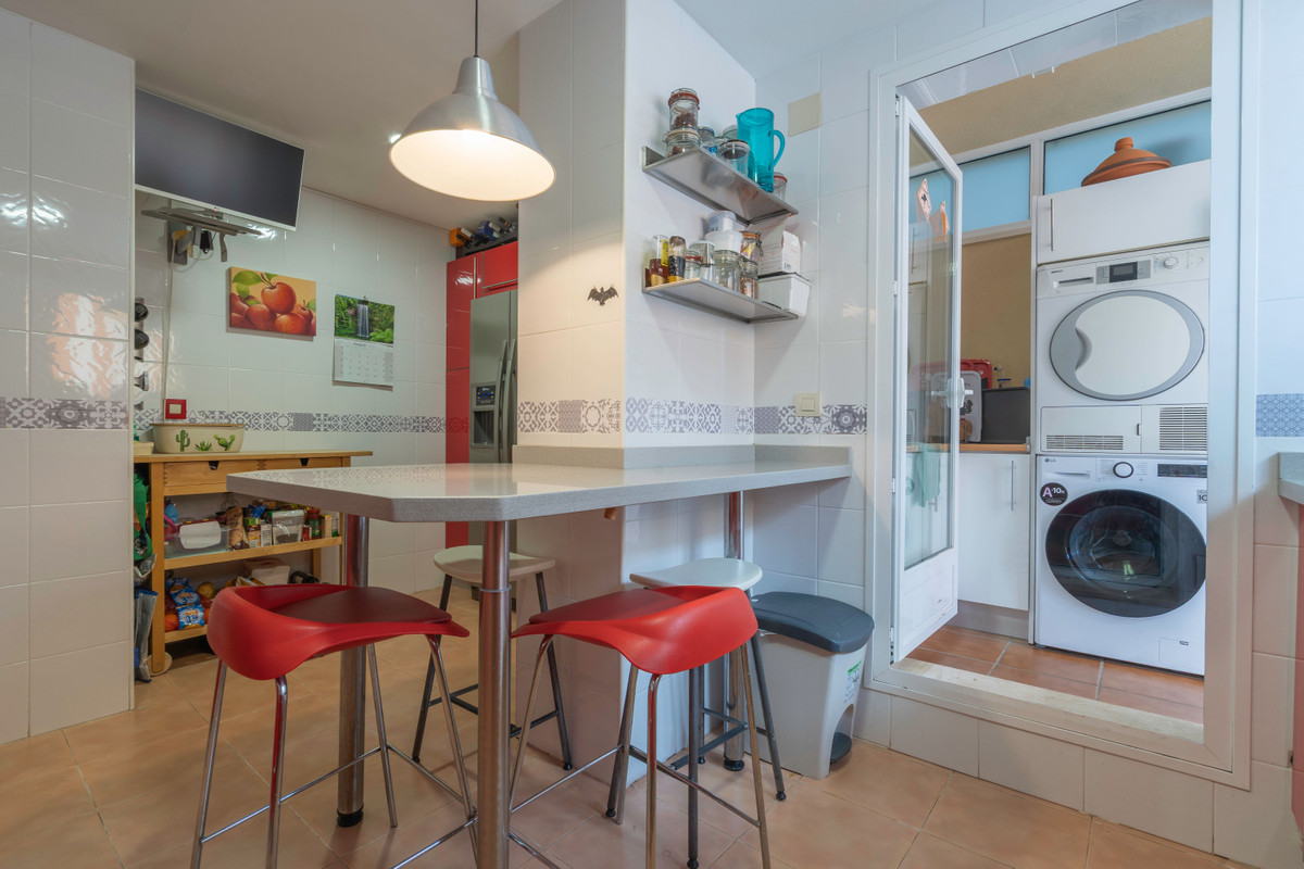 4 Bed Apartment for sale in El Pinillo Costa Del Sol, Málaga, Spain