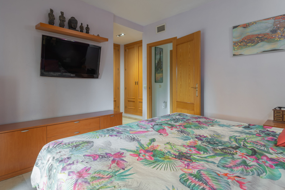 4 Bed Apartment for sale in El Pinillo Costa Del Sol, Málaga, Spain