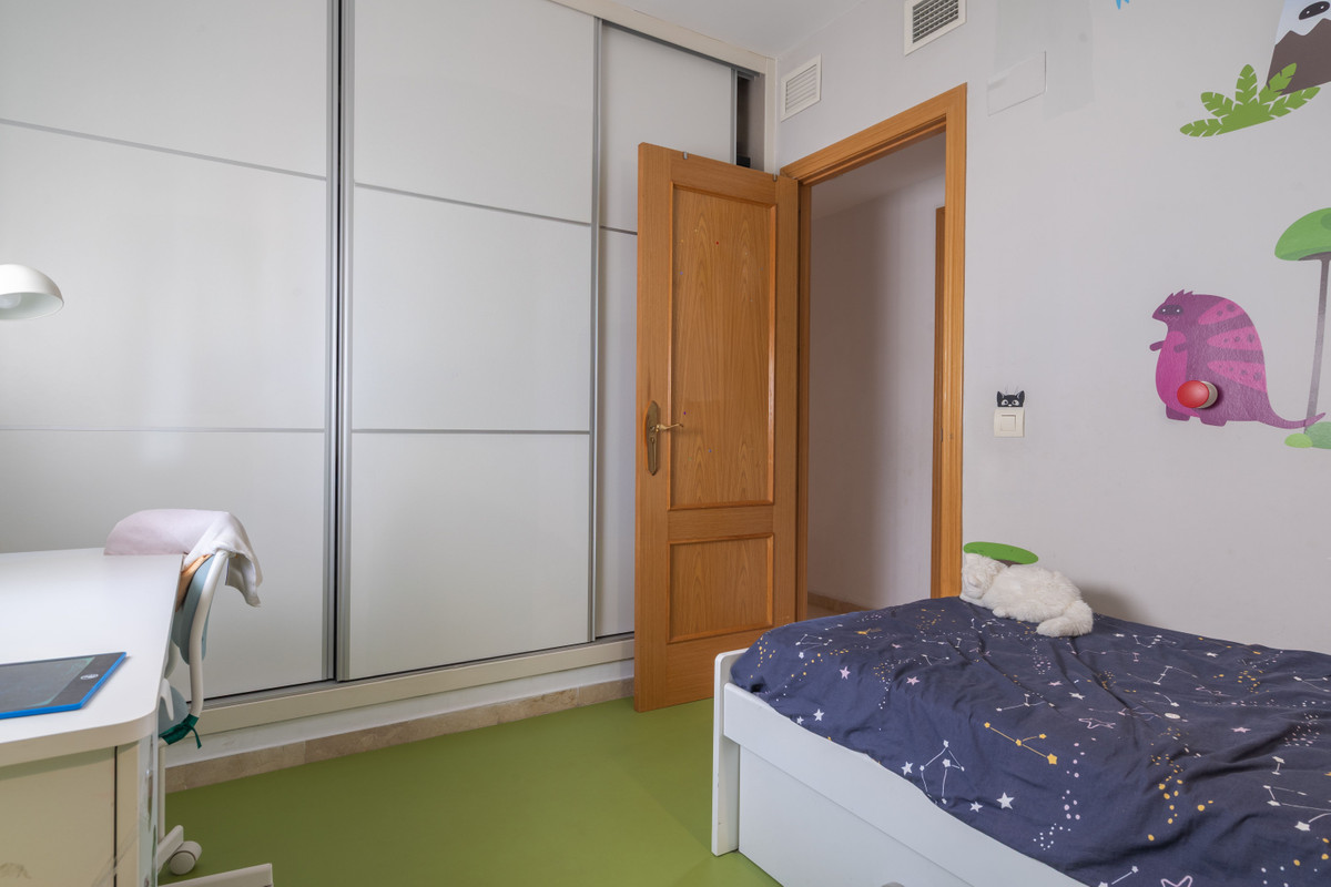 4 Bed Apartment for sale in El Pinillo Costa Del Sol, Málaga, Spain