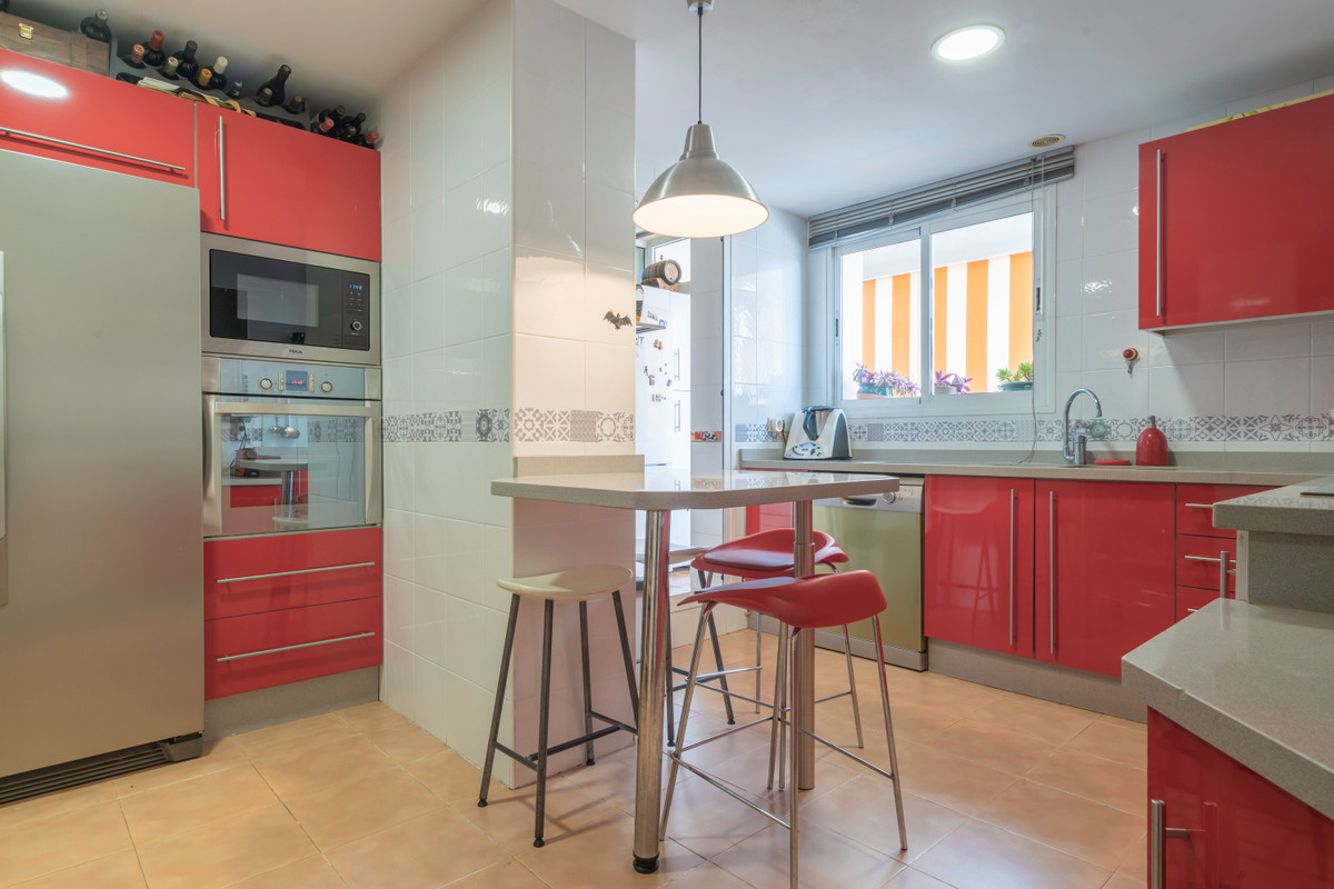 4 Bed Apartment for sale in El Pinillo Costa Del Sol, Málaga, Spain