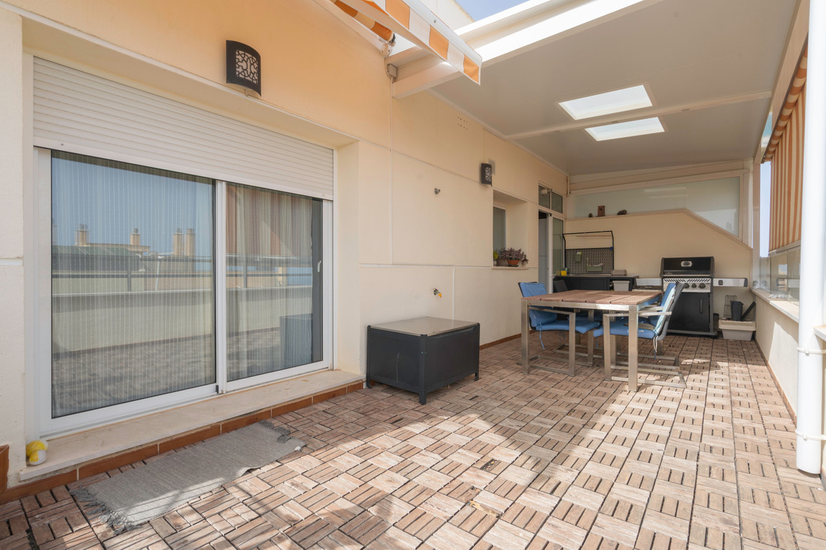 4 Bed Apartment for sale in El Pinillo Costa Del Sol, Málaga, Spain