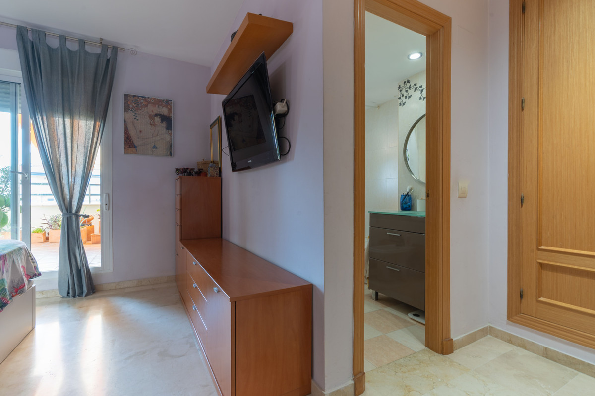 4 Bed Apartment for sale in El Pinillo Costa Del Sol, Málaga, Spain
