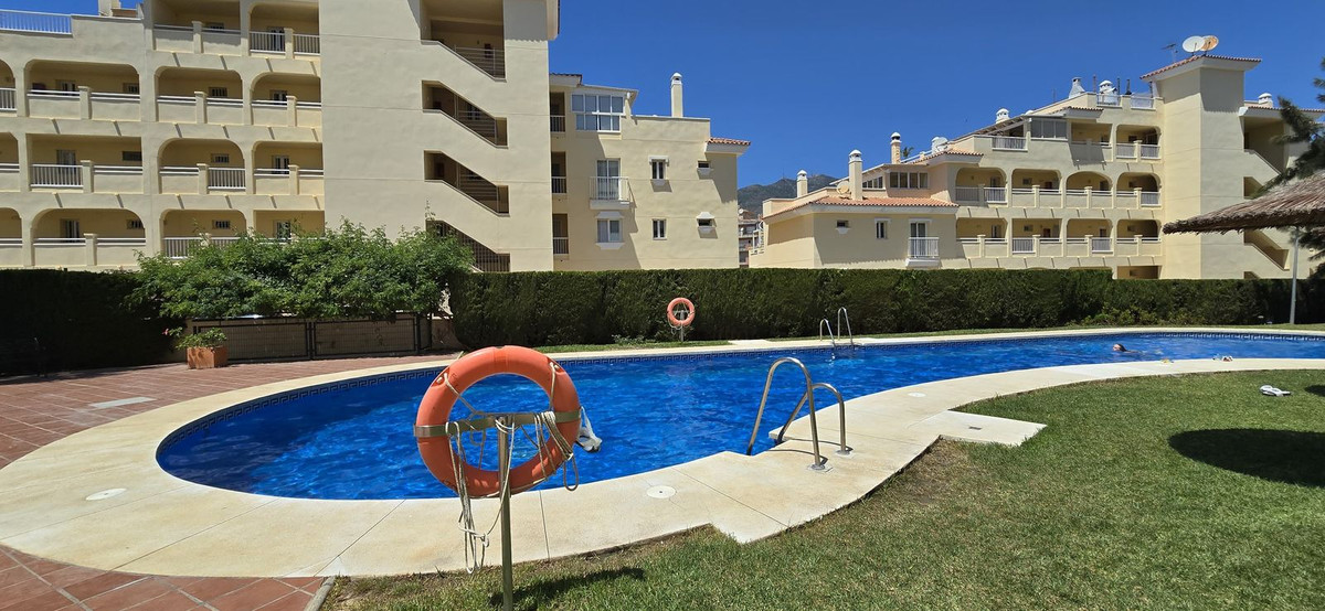 Se vende Apartamento Planta Media de 2 dormitorios en Costa Del Sol, Málaga, España