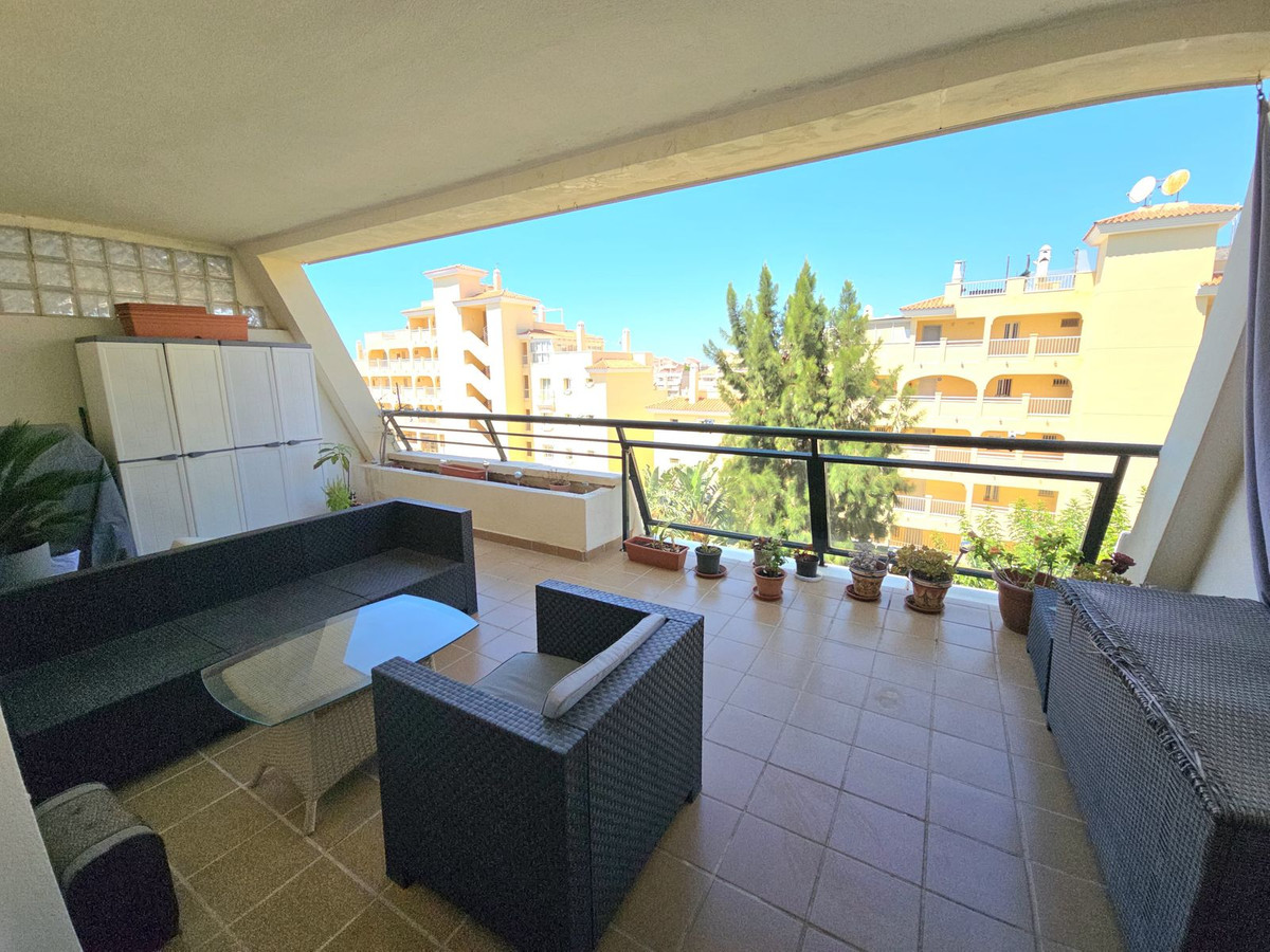 Se vende Apartamento Planta Media de 2 dormitorios en Costa Del Sol, Málaga, España