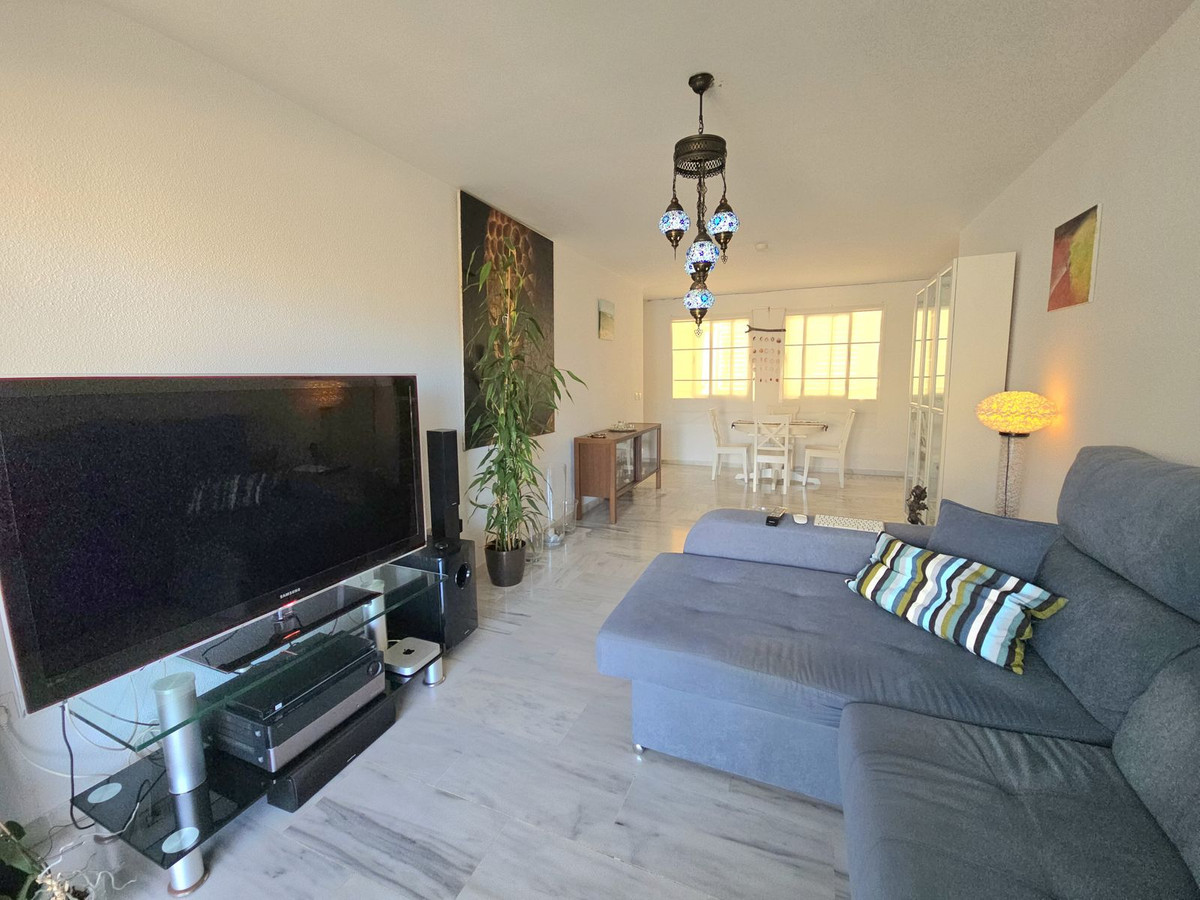 Se vende Apartamento Planta Media de 2 dormitorios en Costa Del Sol, Málaga, España