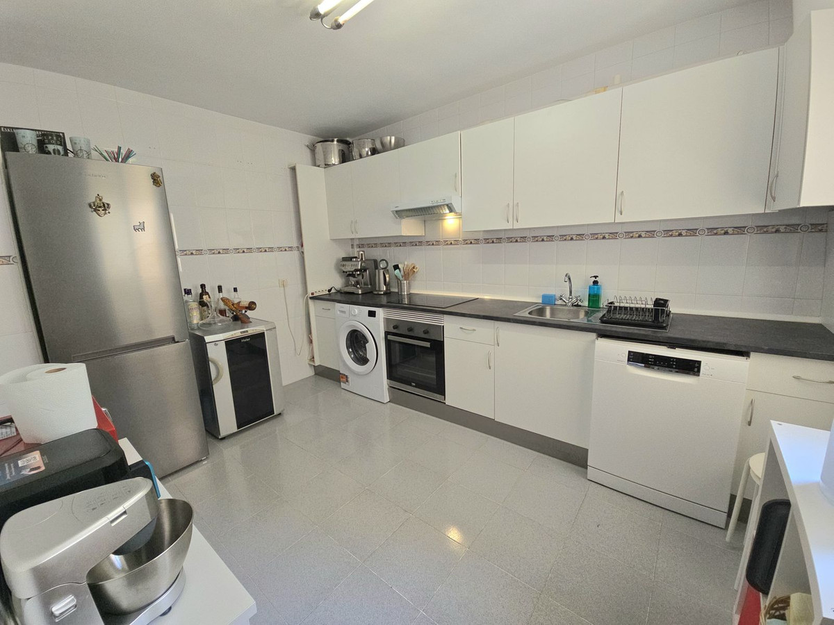Se vende Apartamento Planta Media de 2 dormitorios en Costa Del Sol, Málaga, España