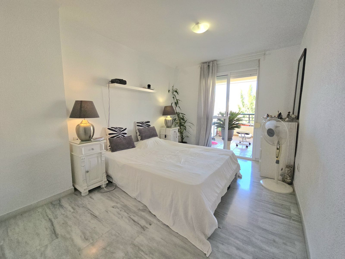 Se vende Apartamento Planta Media de 2 dormitorios en Costa Del Sol, Málaga, España
