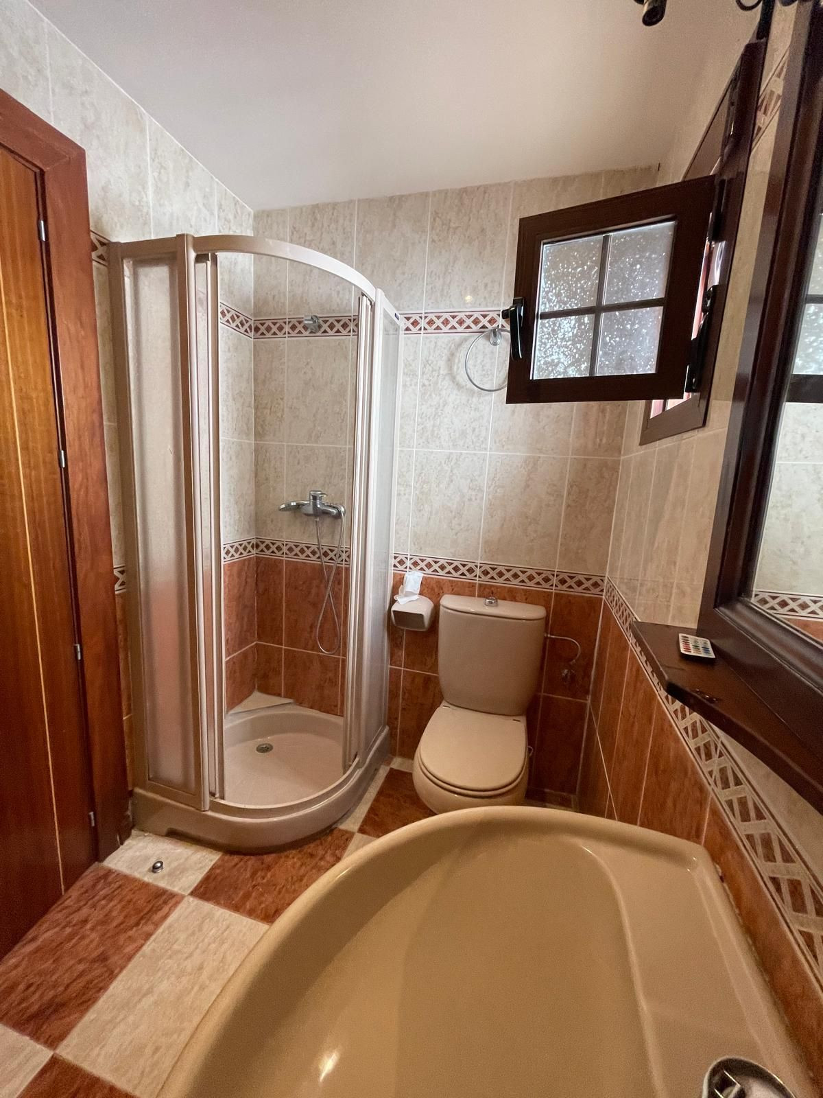 Se vende Villa - Chalet de 3 dormitorios en Costa Del Sol, Málaga, España