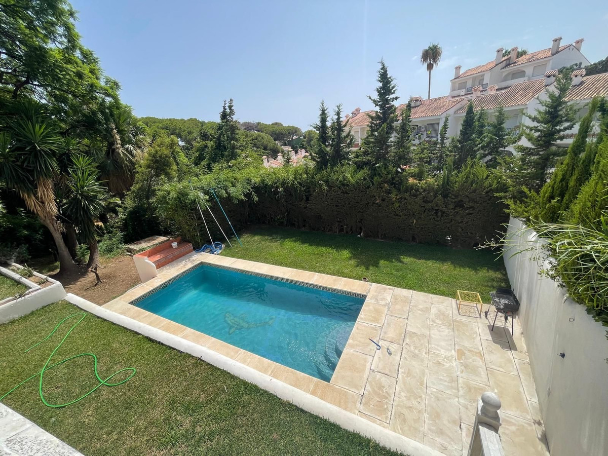 Se vende Villa - Chalet de 3 dormitorios en Costa Del Sol, Málaga, España