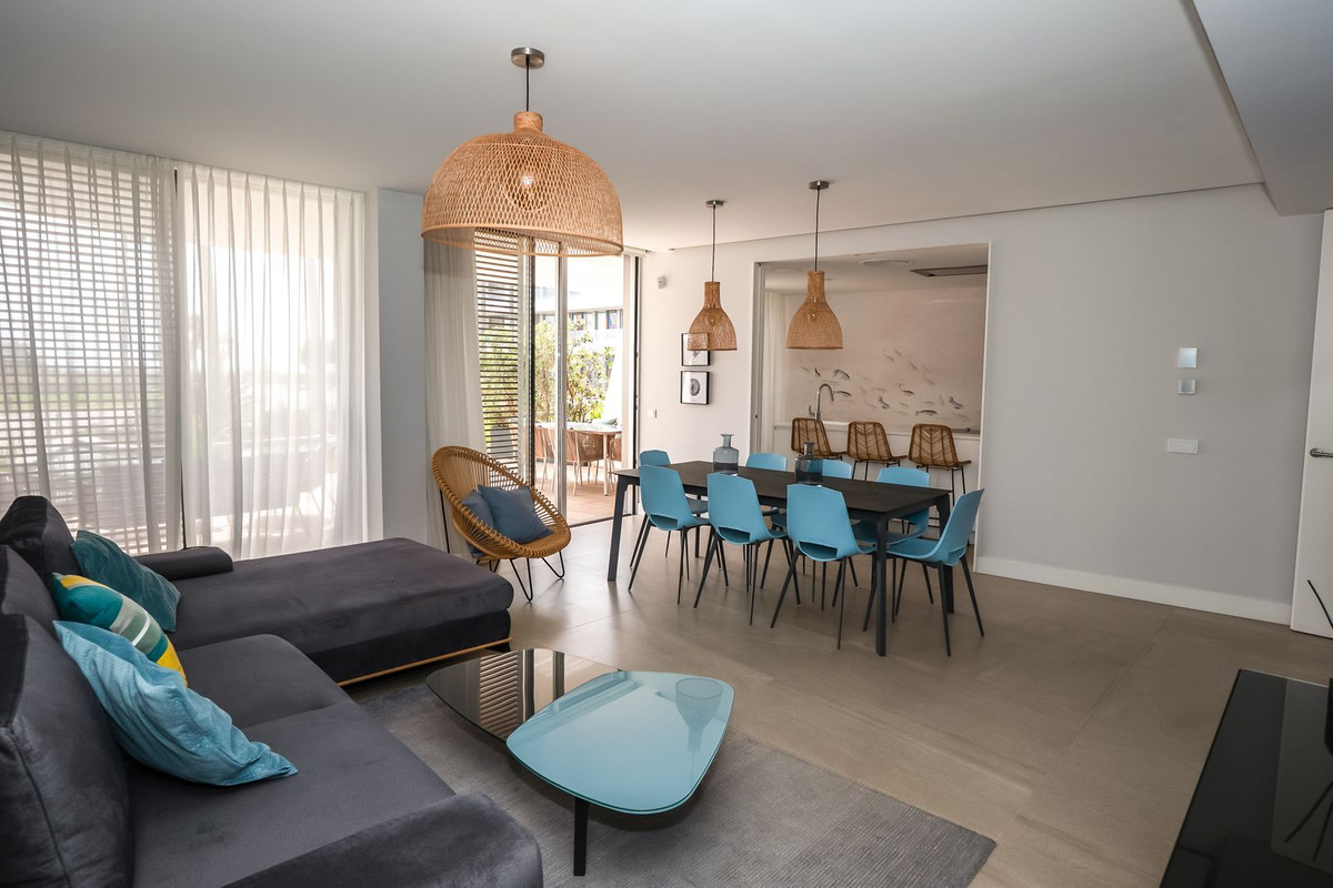 2 Bed Apartment for sale in Estepona Costa Del Sol, Málaga, Spain