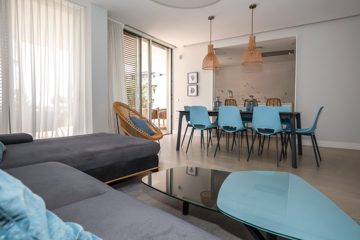2 Bed Apartment for sale in Estepona Costa Del Sol, Málaga, Spain