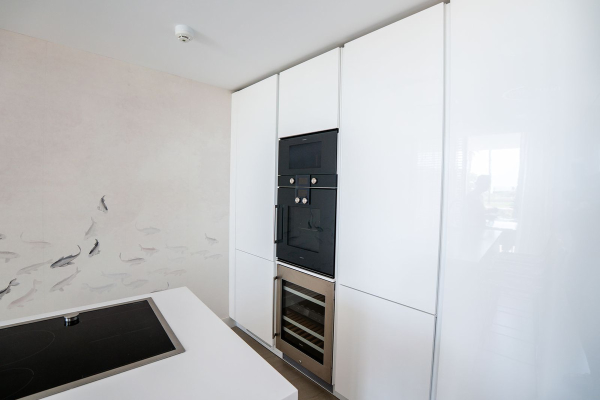 2 Bed Apartment for sale in Estepona Costa Del Sol, Málaga, Spain