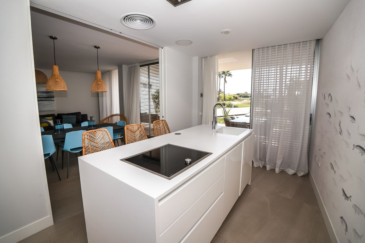 2 Bed Apartment for sale in Estepona Costa Del Sol, Málaga, Spain