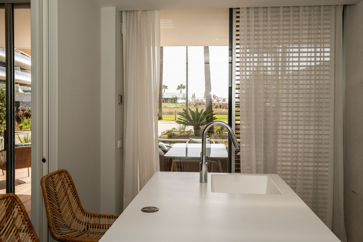 2 Bed Apartment for sale in Estepona Costa Del Sol, Málaga, Spain