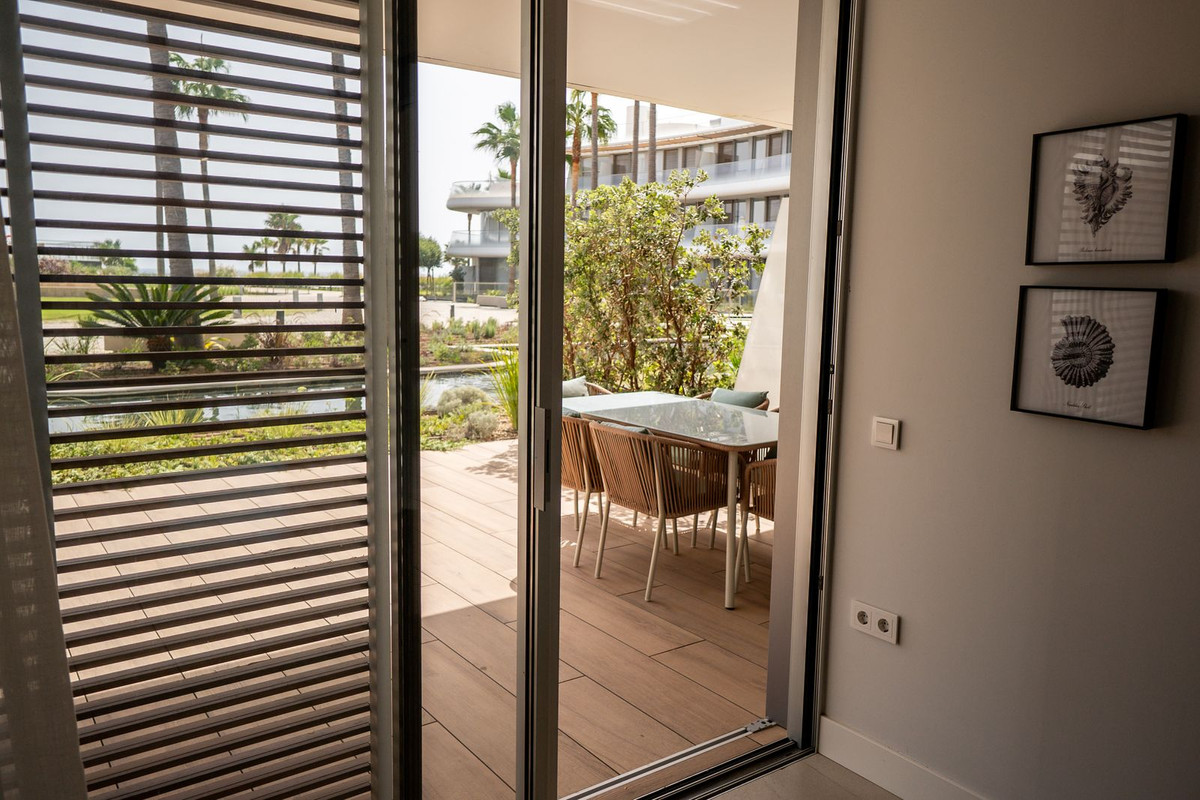 2 Bed Apartment for sale in Estepona Costa Del Sol, Málaga, Spain