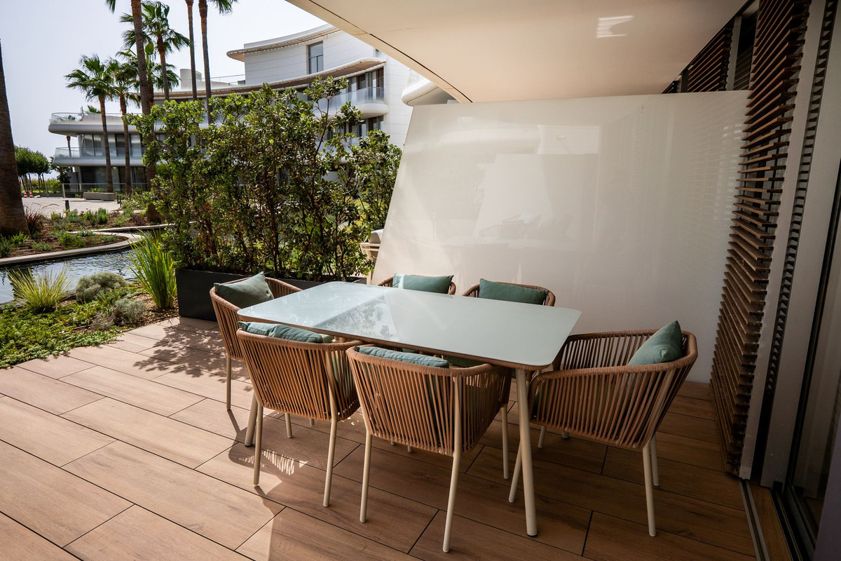 2 Bed Apartment for sale in Estepona Costa Del Sol, Málaga, Spain