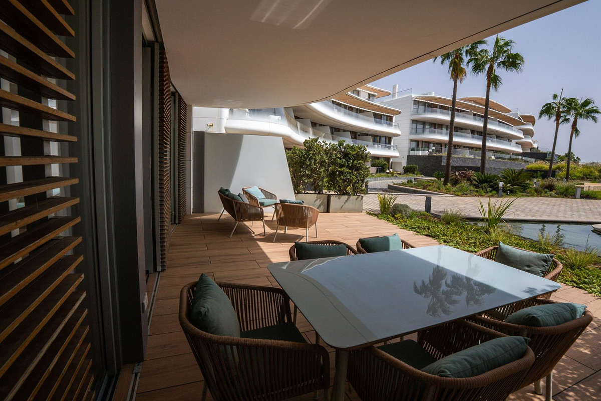 2 Bed Apartment for sale in Estepona Costa Del Sol, Málaga, Spain